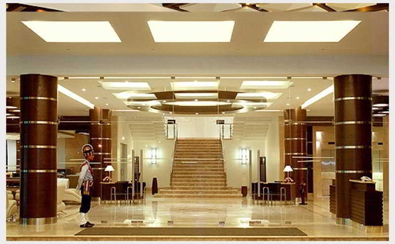 Trinity Hotel Bengaluru Exteriör bild